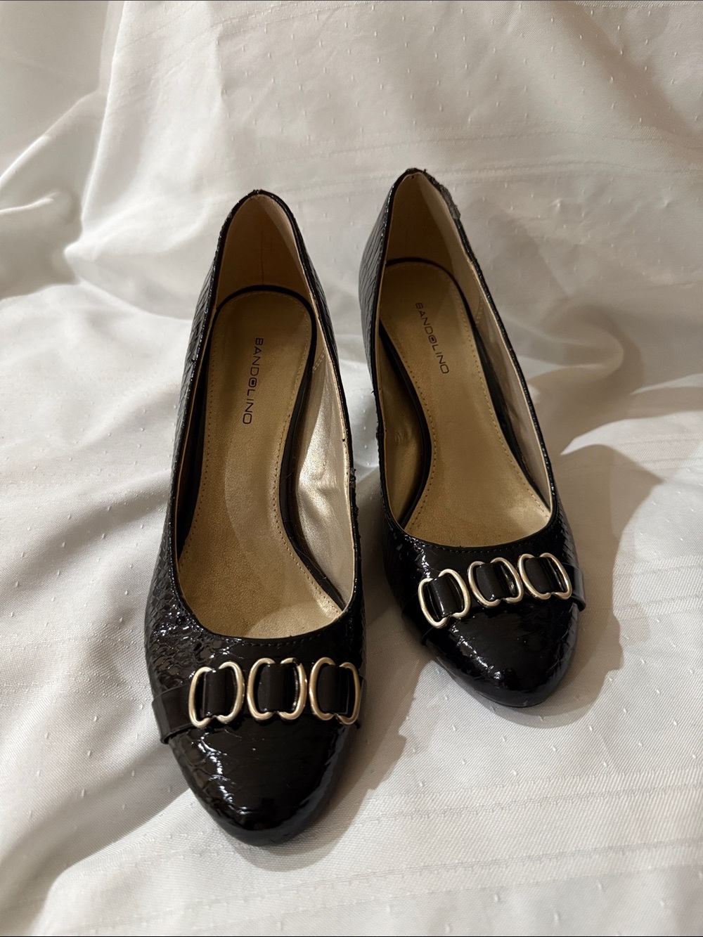 Bandolino Black Patent Leather Heels with Chain Accent